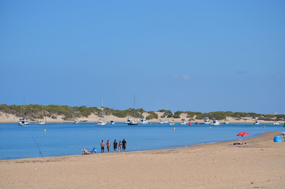 foto de la playa sancti petri en cádiz